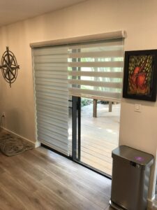 Rèm cầu vồng cản sáng